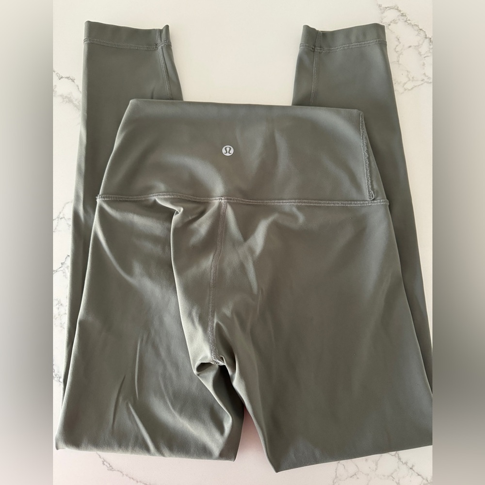Lululemon Leggings 7/8 (25”) length Soft Green Size 4